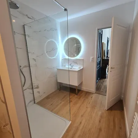 Au Coeur Des Lacs 住宿加早餐酒店