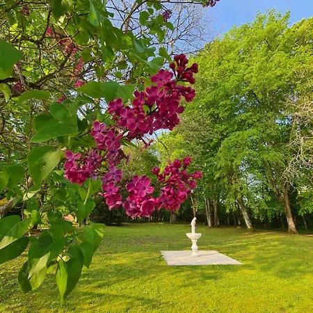 Au Coeur Des Lacs 住宿加早餐酒店